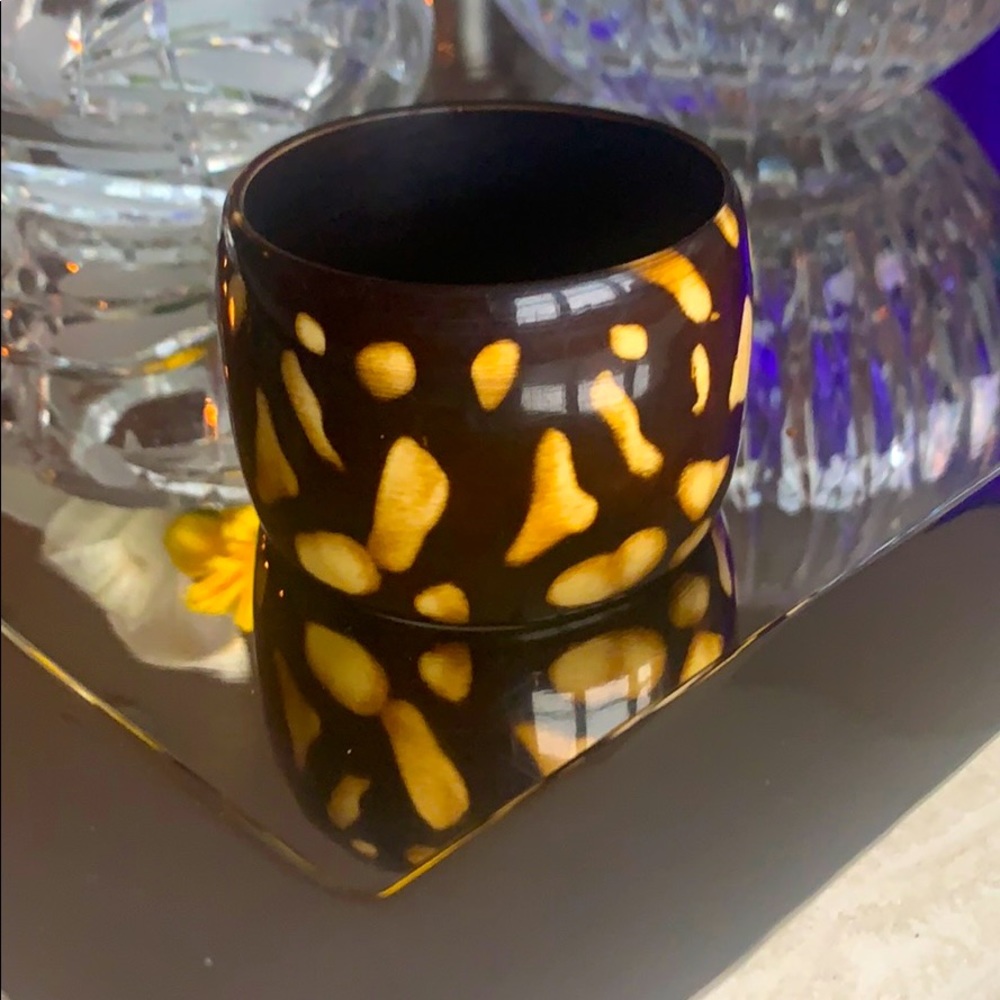 Tortoise Shell Cuff Bracelet - Picture 3 of 3